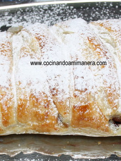 Una foto de Trenza de hojaldre con chocolate