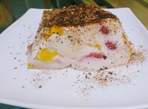 Una foto de Postre tipo natilla con frutas