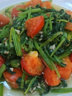 蕃茄炒菠菜 的食譜成品照片
