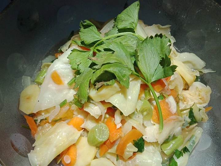 Cara Gampang Menyiapkan Resep Tumis sayur sop simple yang Bisa Manjain Lidah Anti Ribet, Menggugah Selera