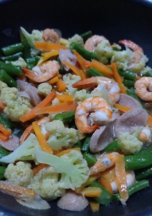 Foto resep Tumis udang sosis dan sayuran