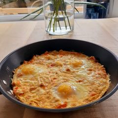 A picture of Spiced chicken omelette.