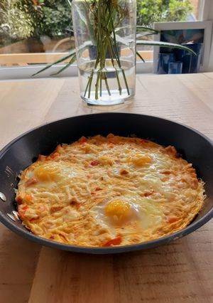 A picture of Spiced chicken omelette.