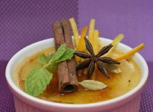 Gambar Crème Brûlée dengan Sitrus Buah Pelaga dan Bunga Lawang