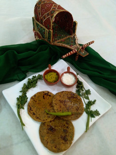 મસાલા રોટલો (Masala Rotlo Recipe In Gujarati) રેસીપી મુખ્ય ફોટો