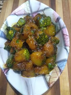 कद्दू की खट्टी मीठी सब्जी (Kaddu ki khati meethi sabzi recipe in hindi) रेसिपी मुख्य फोटो