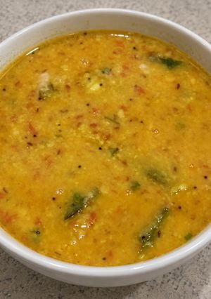 A picture of Sambhar daal.