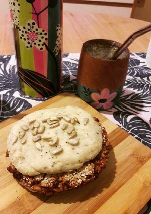 Una foto de Hamburguesas de remolacha garbanzos y trigo burgol