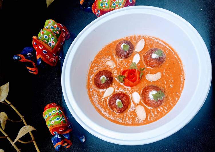 How to Make Any-night-of-the-week Rajasthani gulab jamun curry in Badami gravy