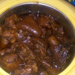A picture of Cow tail pepper soup.