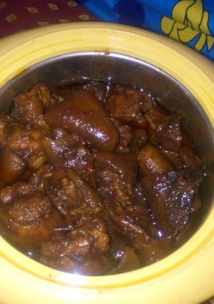 A picture of Cow tail pepper soup.