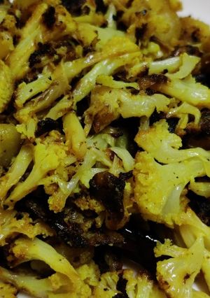 ফুলকপি আলু ভাজি(foolkopi aloo bhaji recipe in Bengali) রেসিপির প্রধান ছবি