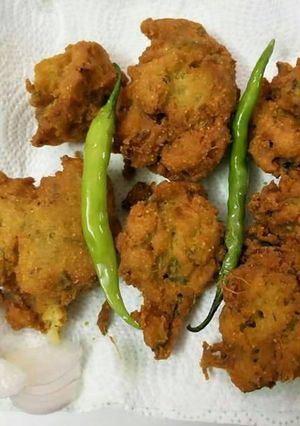 A picture of Chana dal vada.