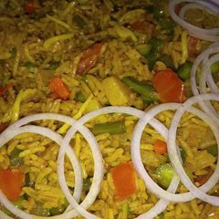 A picture of Mumbai style veg tava pulav.