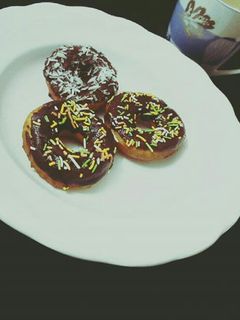 صورة لوصفة دونات بالشيكولاته