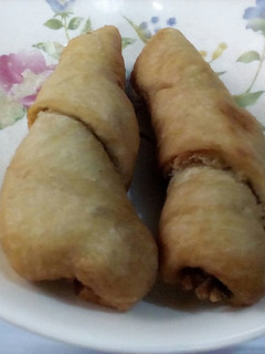 A picture of Fish Rolls.