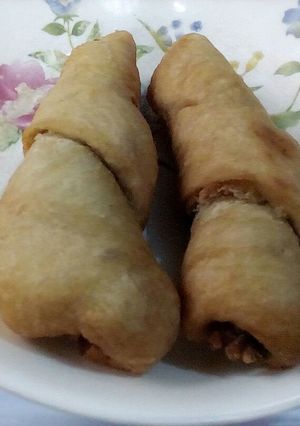 A picture of Fish Rolls.
