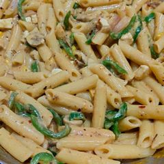 A picture of Creamy pasta.