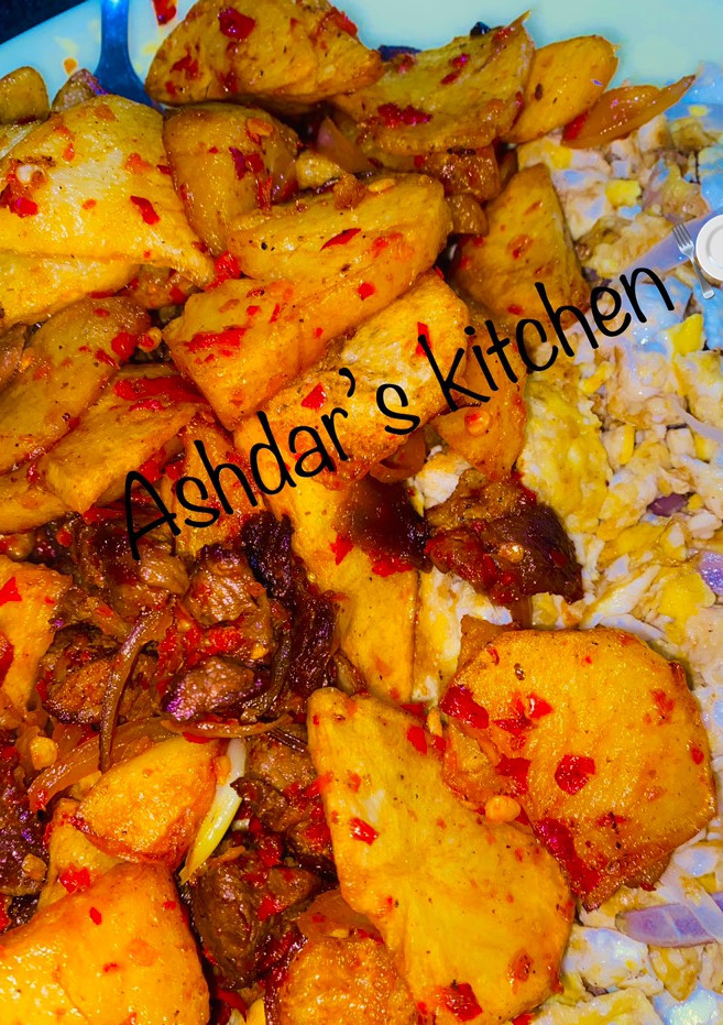 A picture of Sultan chips with scrambled eggs 😋😋.