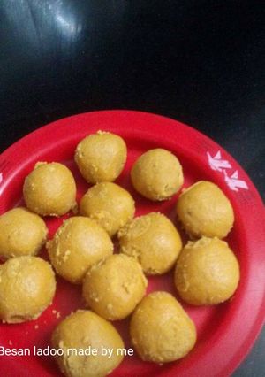 बेसन लाडू (Besan ladoo recipe in hindi) रेसिपी मुख्य फोटो