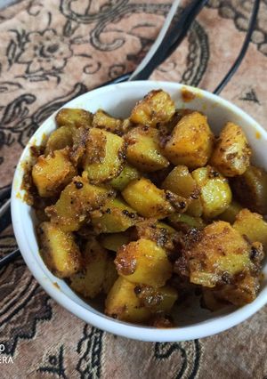 A picture of Aloo Jeera.