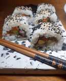 Sushi Uramaki (裏巻き) o California Roll