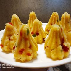 A picture of Suji Modak.