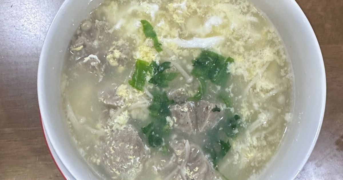 Sup Bakso Telur Jamur Enoki