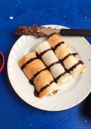 નુટેલા ચોકો ચિપ્સ રોલ(Nutella choco-chips roll in English) રેસીપી મુખ્ય ફોટો