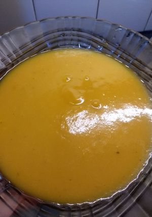 Una foto de Sopa cremosa de zapallo y papa