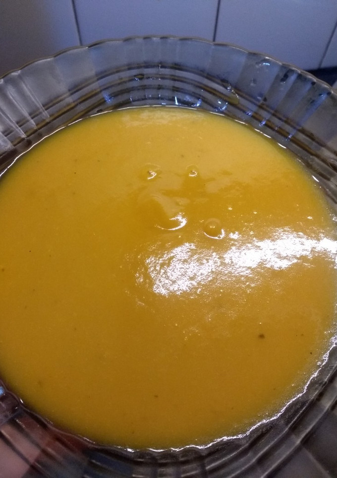Una foto de Sopa cremosa de zapallo y papa