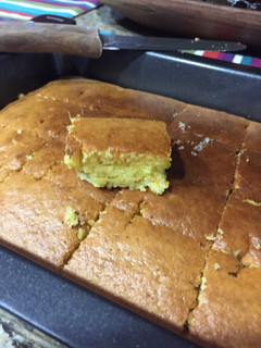 Una foto de Pan de elote casero