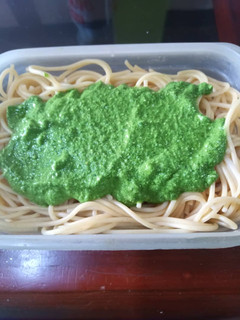 Una foto de Pesto de Espinaca
