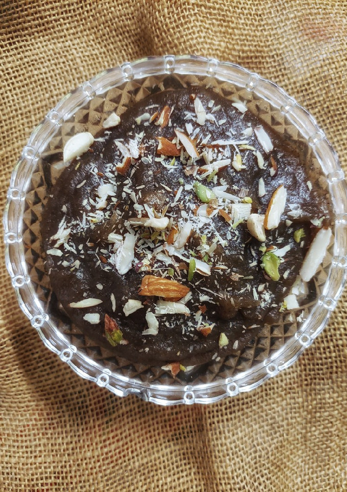 कुट्टू के आटे का हलवा (kuttu ke atte ka halwa recipe in Hindi) रेसिपी मुख्य फोटो