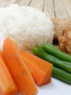 Foto resep Ayam krispi,sayur rebus dan saos home made #MenuSehatAnak