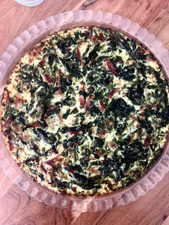 Una foto de Quiche de espinacas 🥬 y bacon 🥓