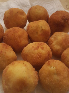 Una foto de Croquetas de patata y bacalao