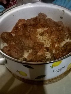 Una foto de Fideos con albóndigas