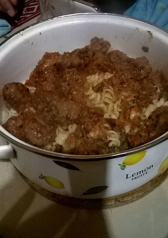 Una foto de Fideos con albóndigas