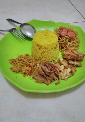 Foto resep Nasi Kuning Spesial Pedas