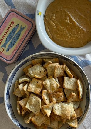 Una foto de Crackers con baba ganoush