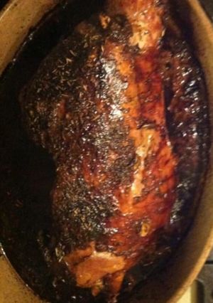 Une photo de Gigot d'agneau rôti au miel et cardamome