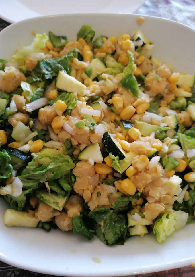 Una foto de 185. Ensalada de NO atún con maíz