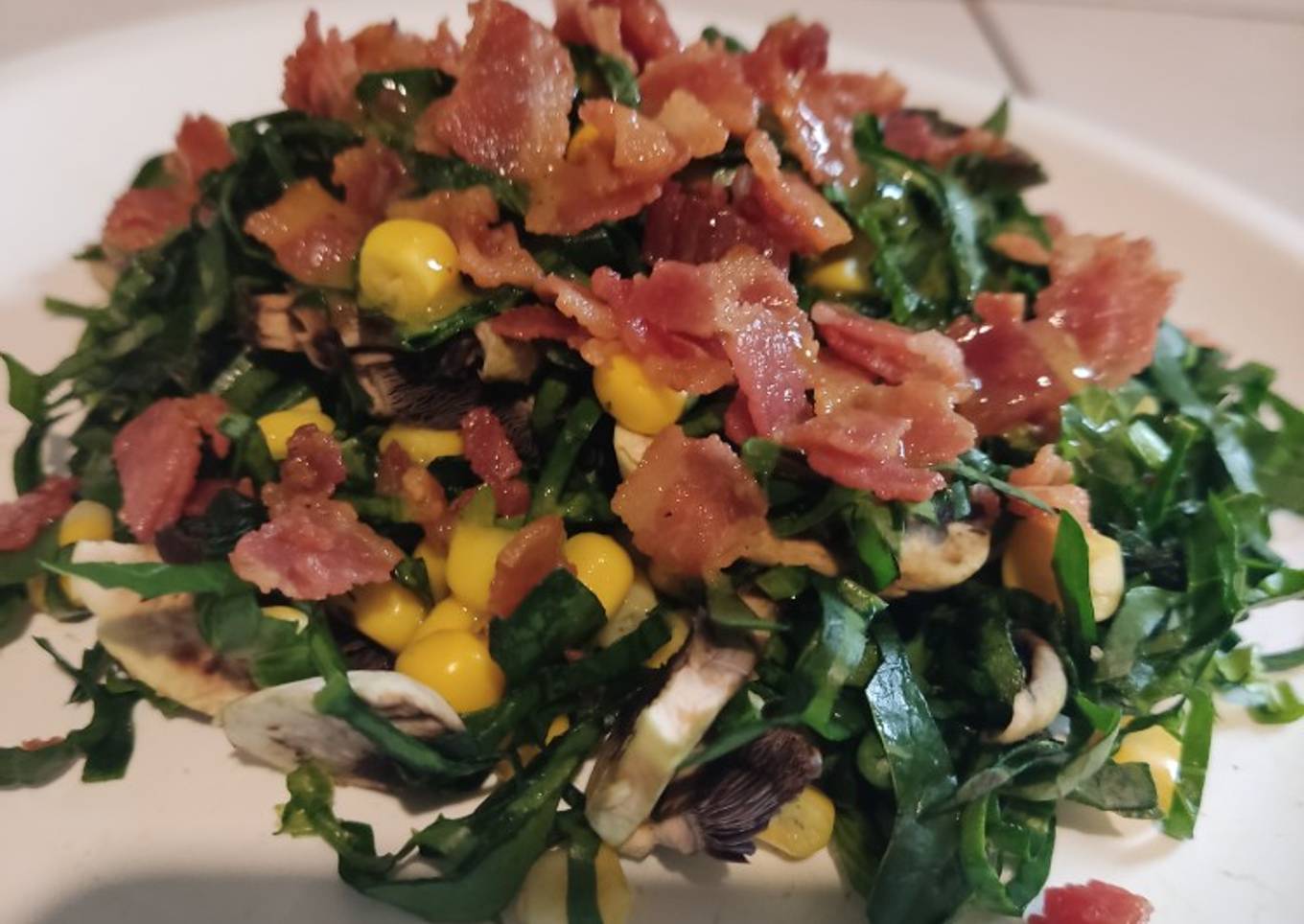 Ensalada de espinacas con tocino utvco