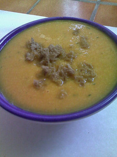 Una foto de Sopa fría de zanahoria y naranja