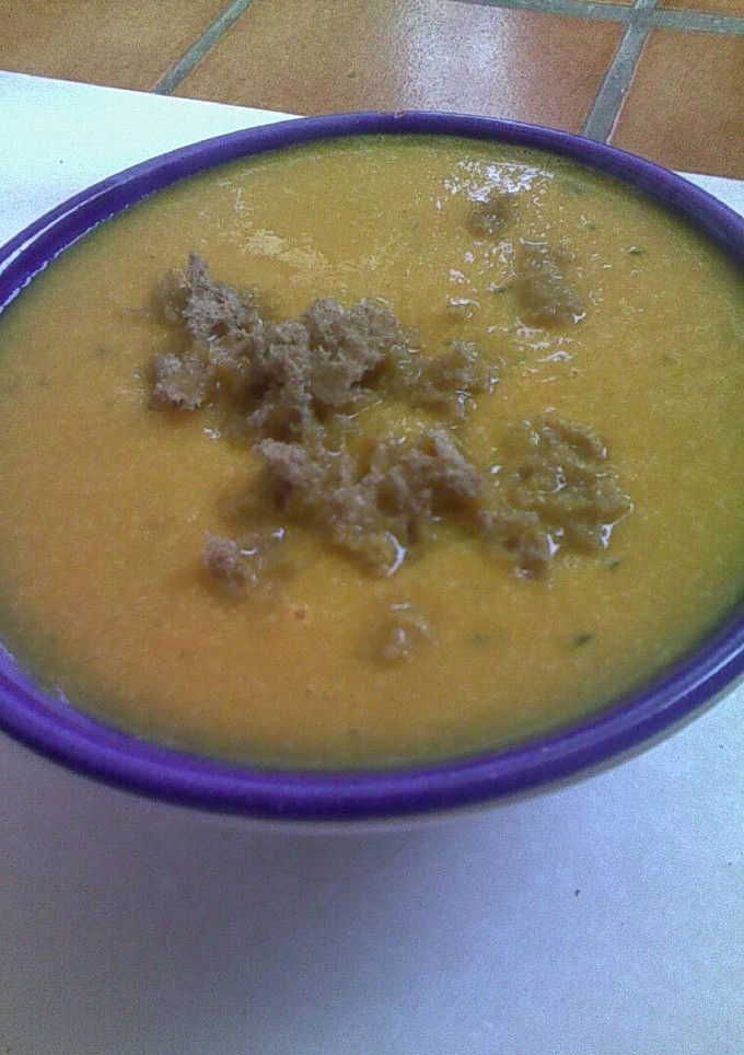 Una foto de Sopa fría de zanahoria y naranja