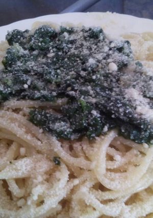 Una foto de Pasta pesto - salsa pesto: albahaca