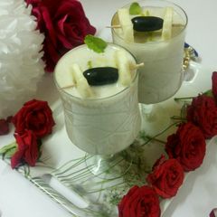 A picture of Yogurt banana smoothie.