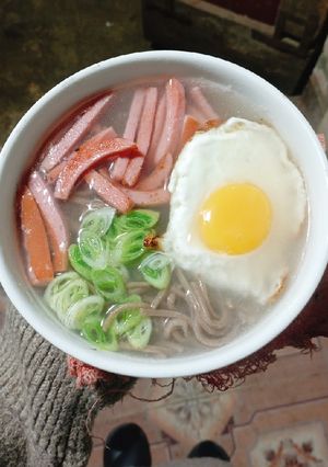 Hình của món Mì soba xúc xích trứng lòng đào.