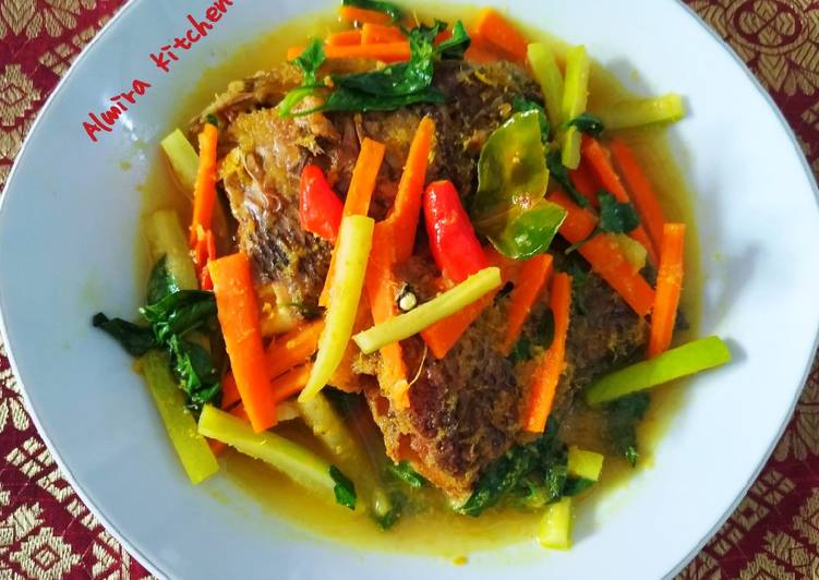 Resep Ikan Mujair Acar Kuning👩?? yang Lezat Sekali